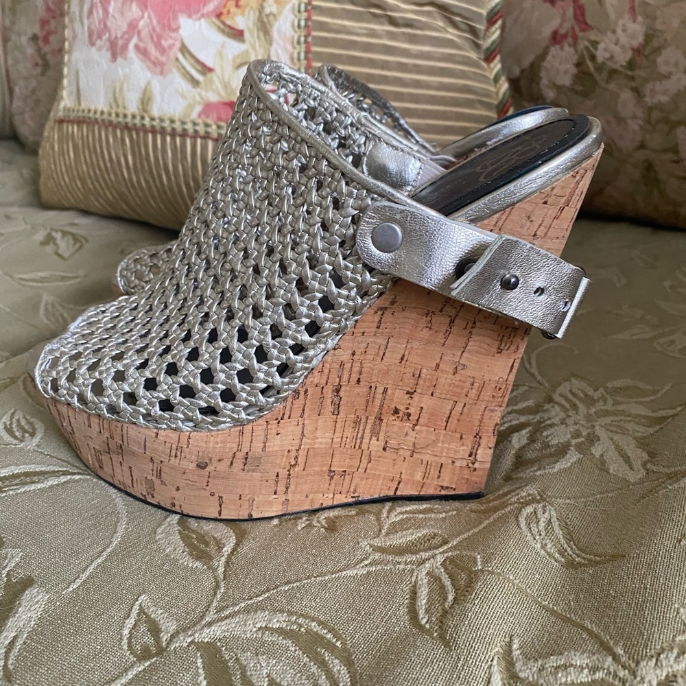Rock & Republic Silver Woven cork Wedge Mules 8